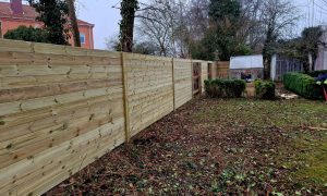 Byte av gammalt plank i Svedala