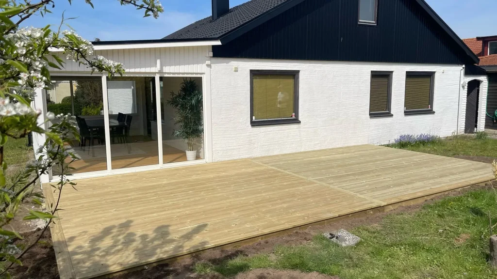 Trädäck i Löddeköpinge – ännu ett lyckat projekt! 13 Trädäck i Löddeköpinge – ännu ett lyckat projekt!