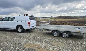 Transport av olika material med 3500 kg tippsläp